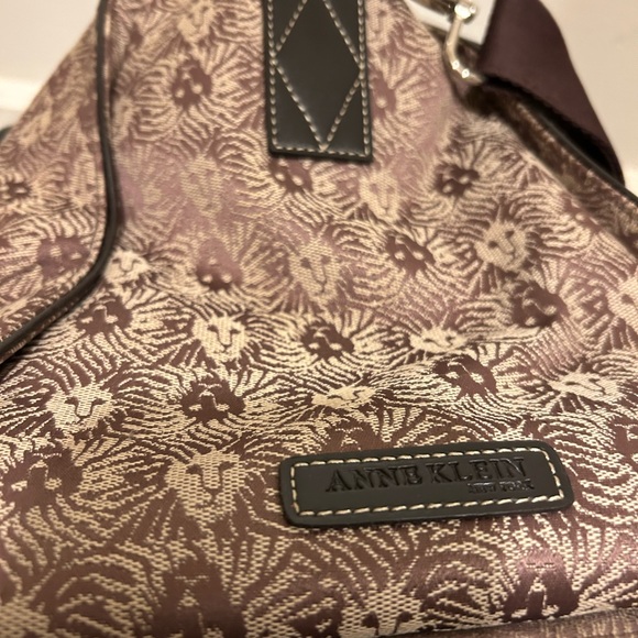 New  ANNE KIEIN OVERNIGHT BAG ORIGINAL OWNER - Picture 4 of 8